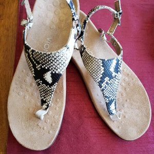 VIONIC Women's Sandals